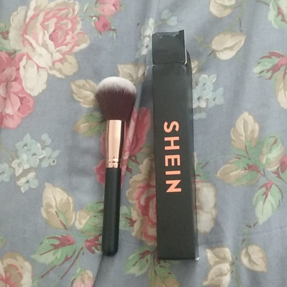 Blush Brush